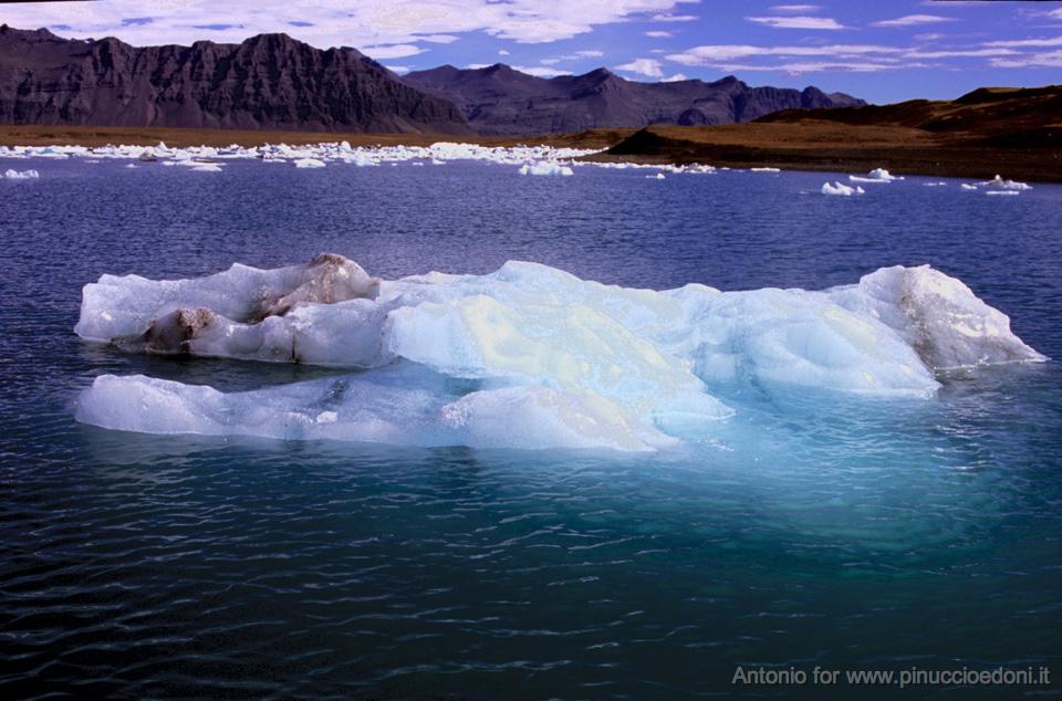 ISLANDA Meraviglie della natura 172R97-544 Pin.jpg